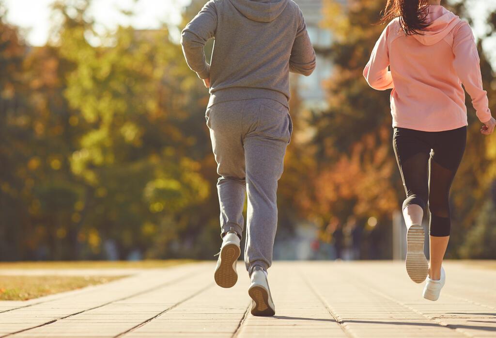 joggende Menschen von hinten